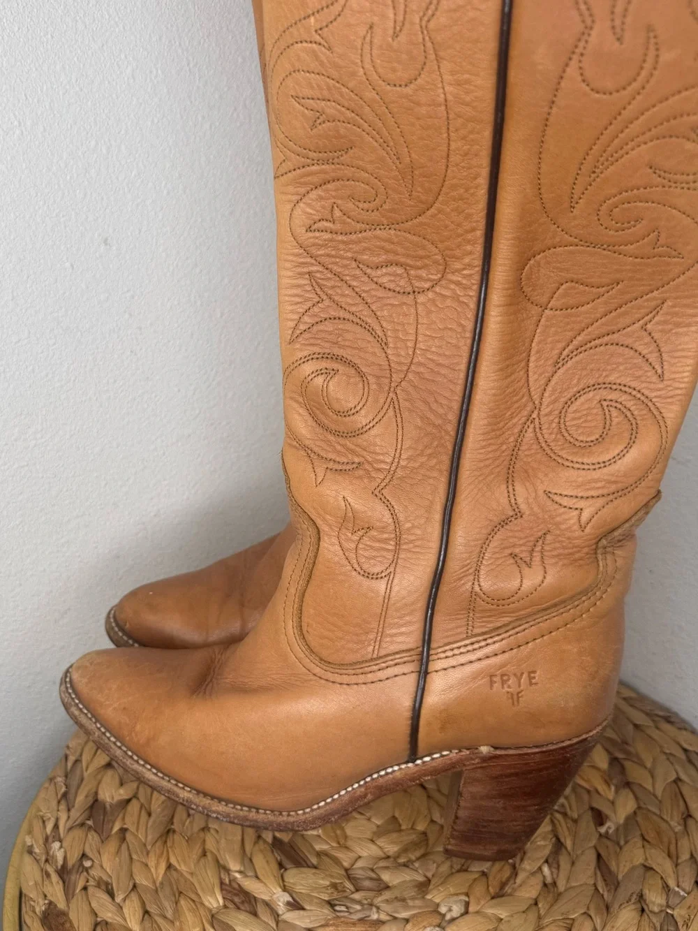 Frye Knee-High Leather Boots in Tan